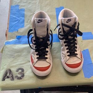 Nike Blazer High-Tops with Red and Black Details Boys size 5